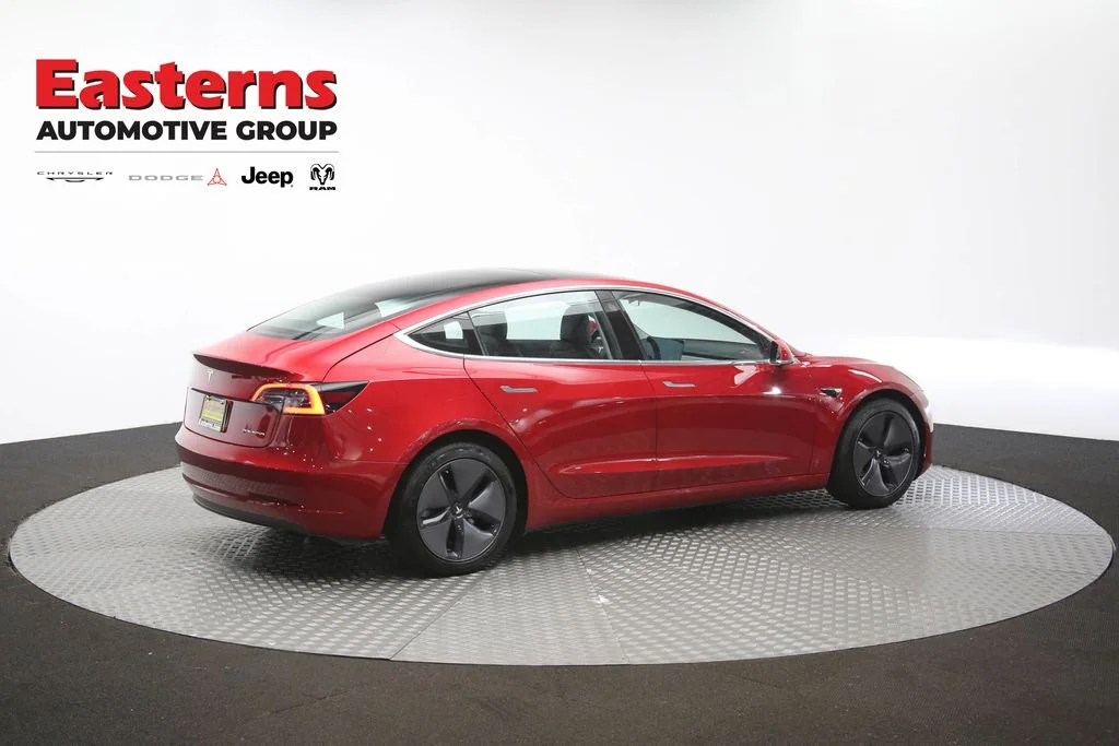 Used 2018 Red Tesla Long Range image 36