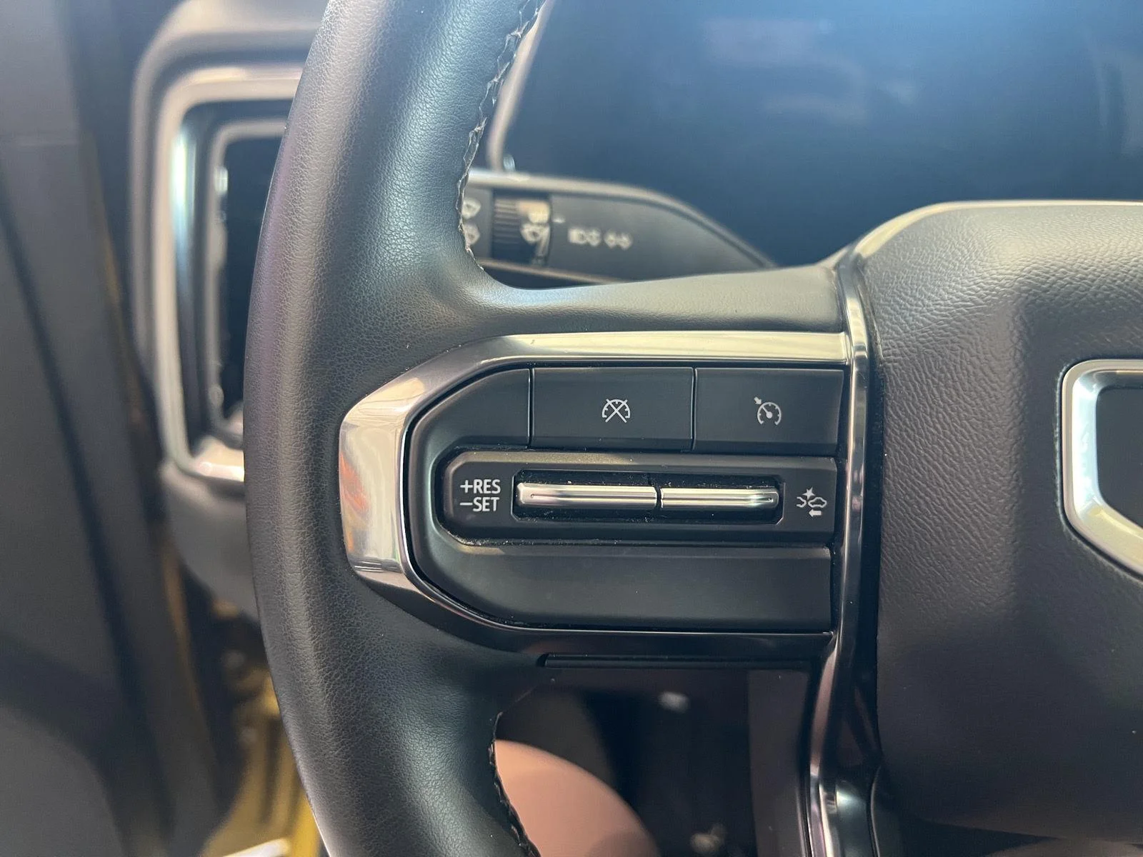 Used 2023 SOLAR FLARE METALLIC GMC 4WD AT4 image 18