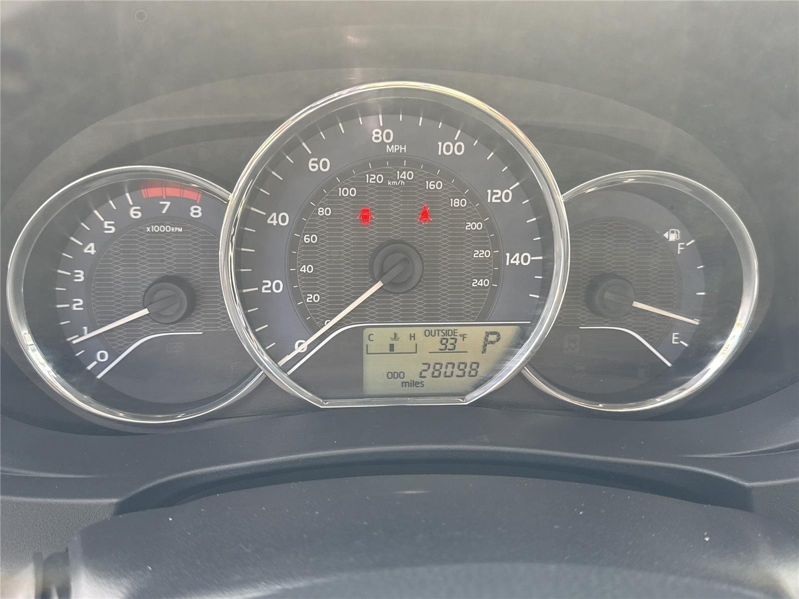 Used 2014 Super White Toyota LE image 11