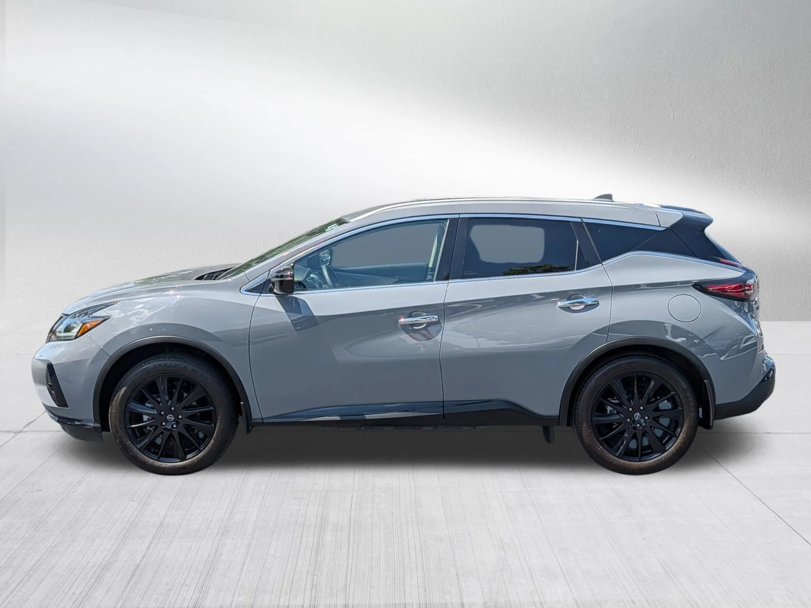 Used 2024 Boulder Gray Pearl Nissan SV image 4