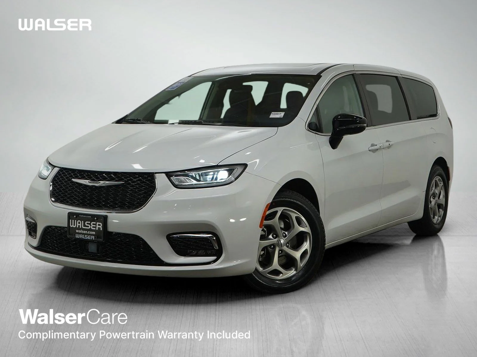 2024 Chrysler Pacifica Limited's photo