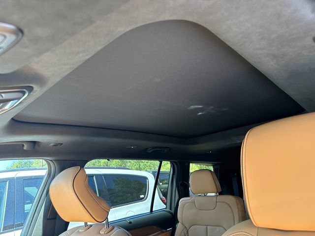 New 2026 Diamond Black Crystal Pearl-Coat Exterior Paint Jeep Summit image 24