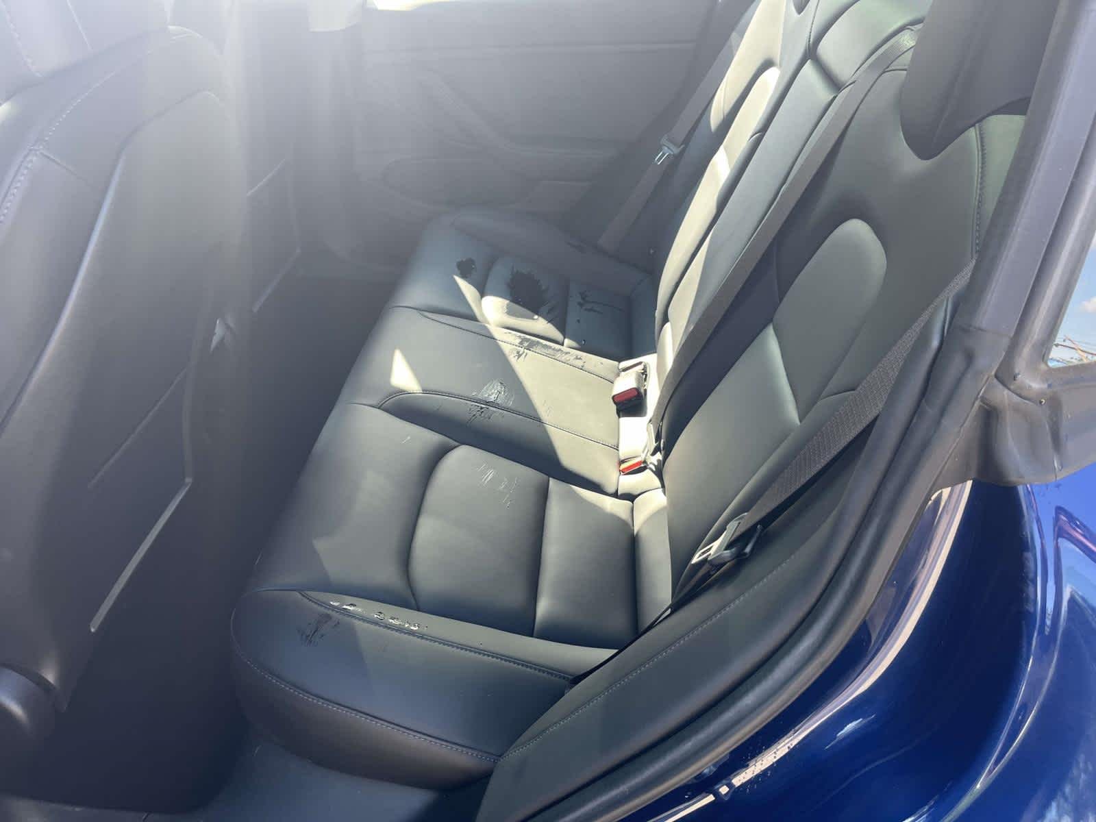 Used 2018 Deep Blue Metallic Tesla Long Range Battery image 23