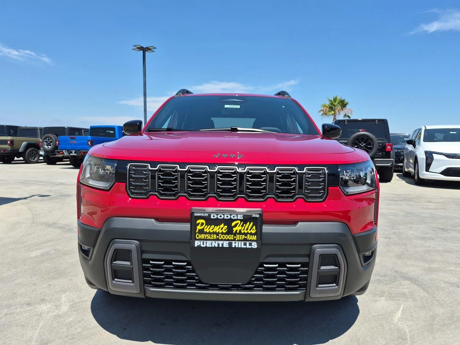 New 2026 Red Hot Pearl-Coat Exterior Paint Jeep Laredo image 2