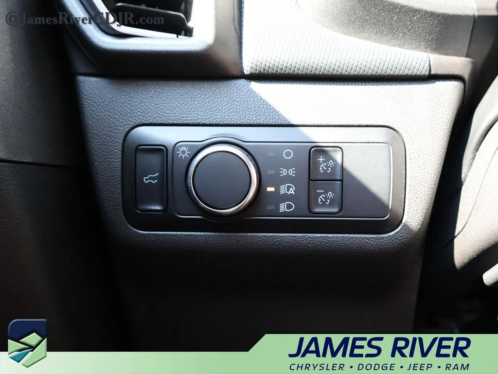 Used 2025 White Ford Big Bend image 30