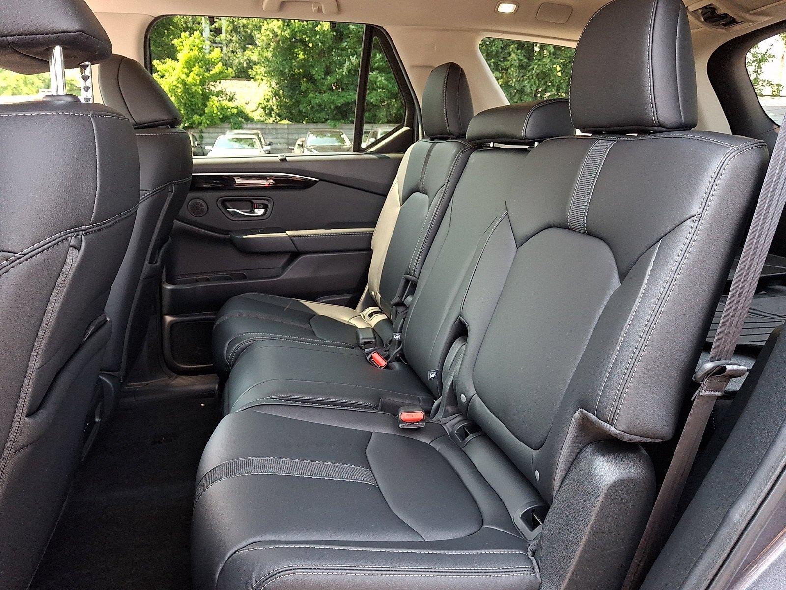 Certified Used 2025 Modern Steel Metallic Honda AWD EX-L image 8