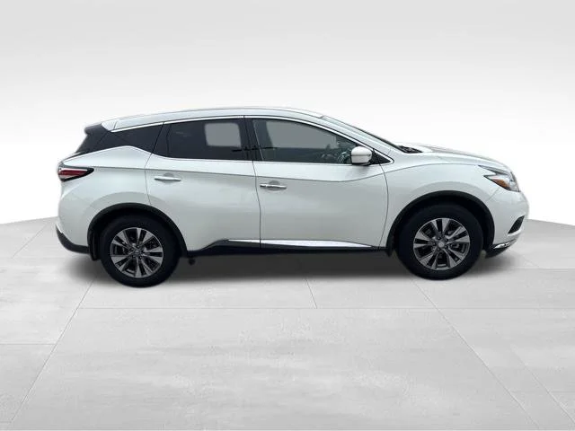 Used 2015 White Nissan S image 5