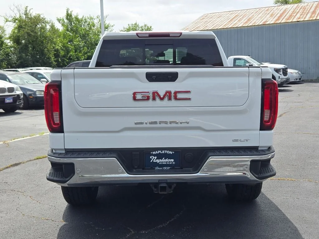 Used 2022 White GMC SLT image 16