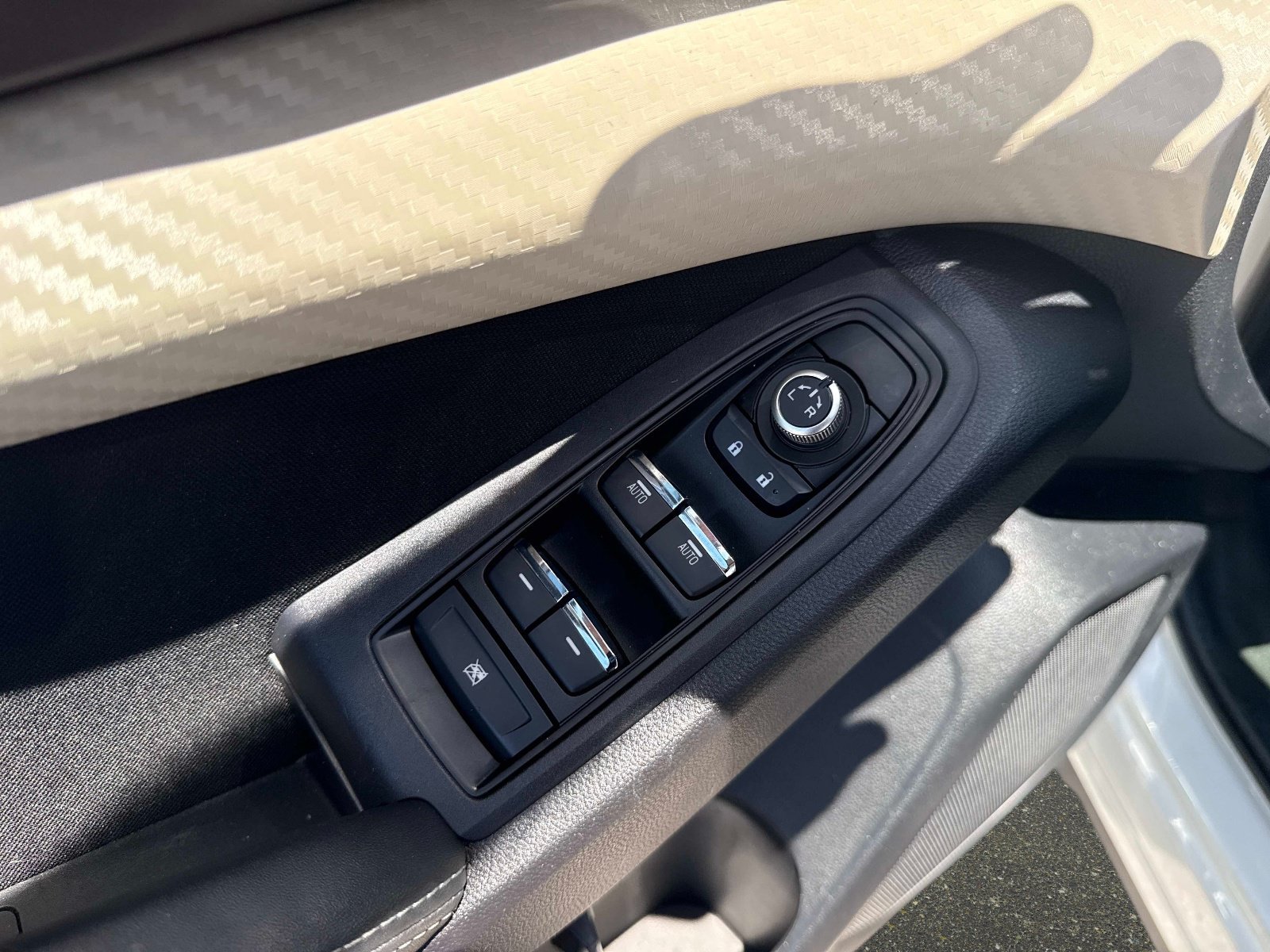 Used 2022 Crystal White Pearl Subaru Premium image 18