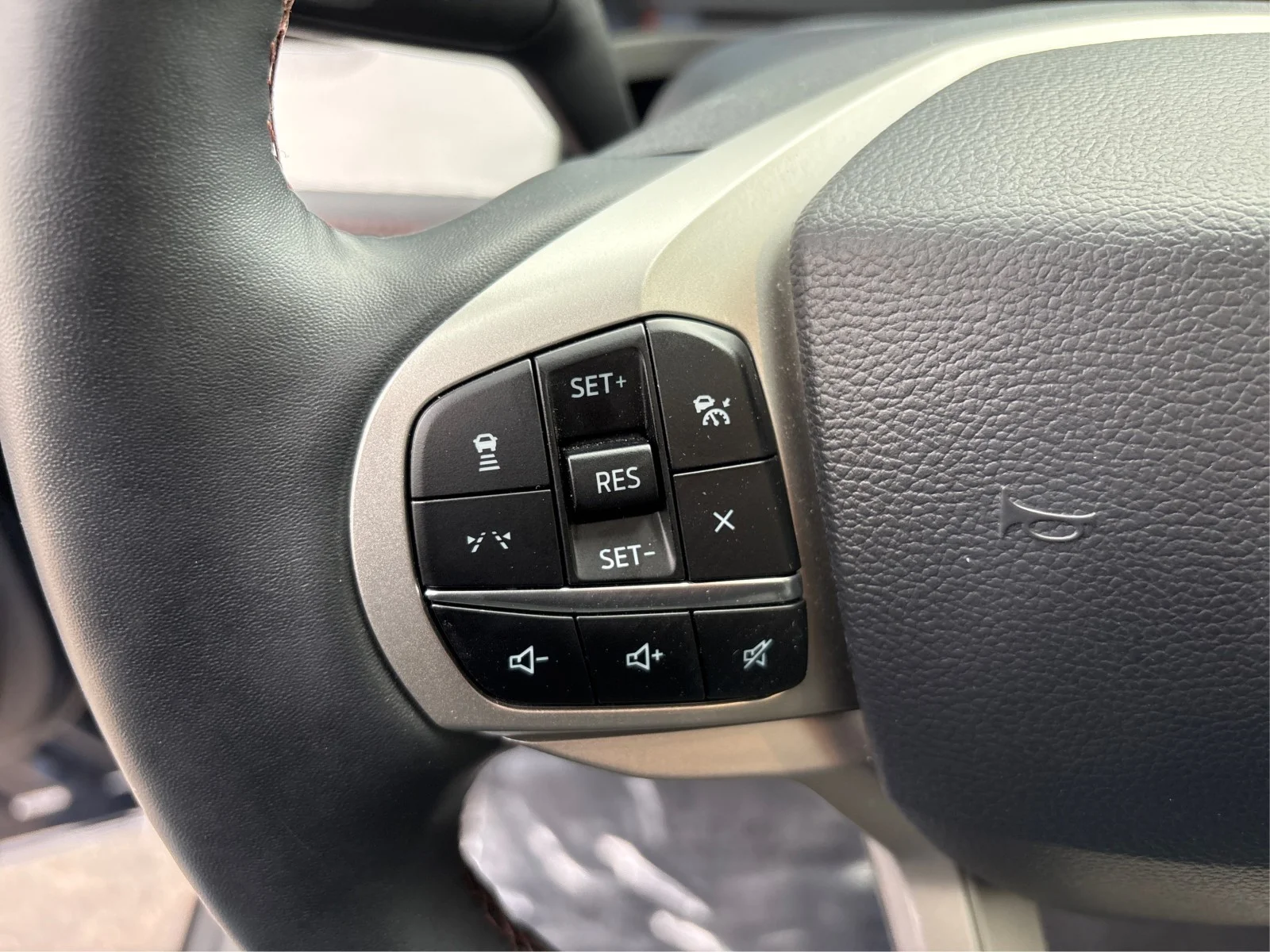 Used 2025 Black Ford Active image 23