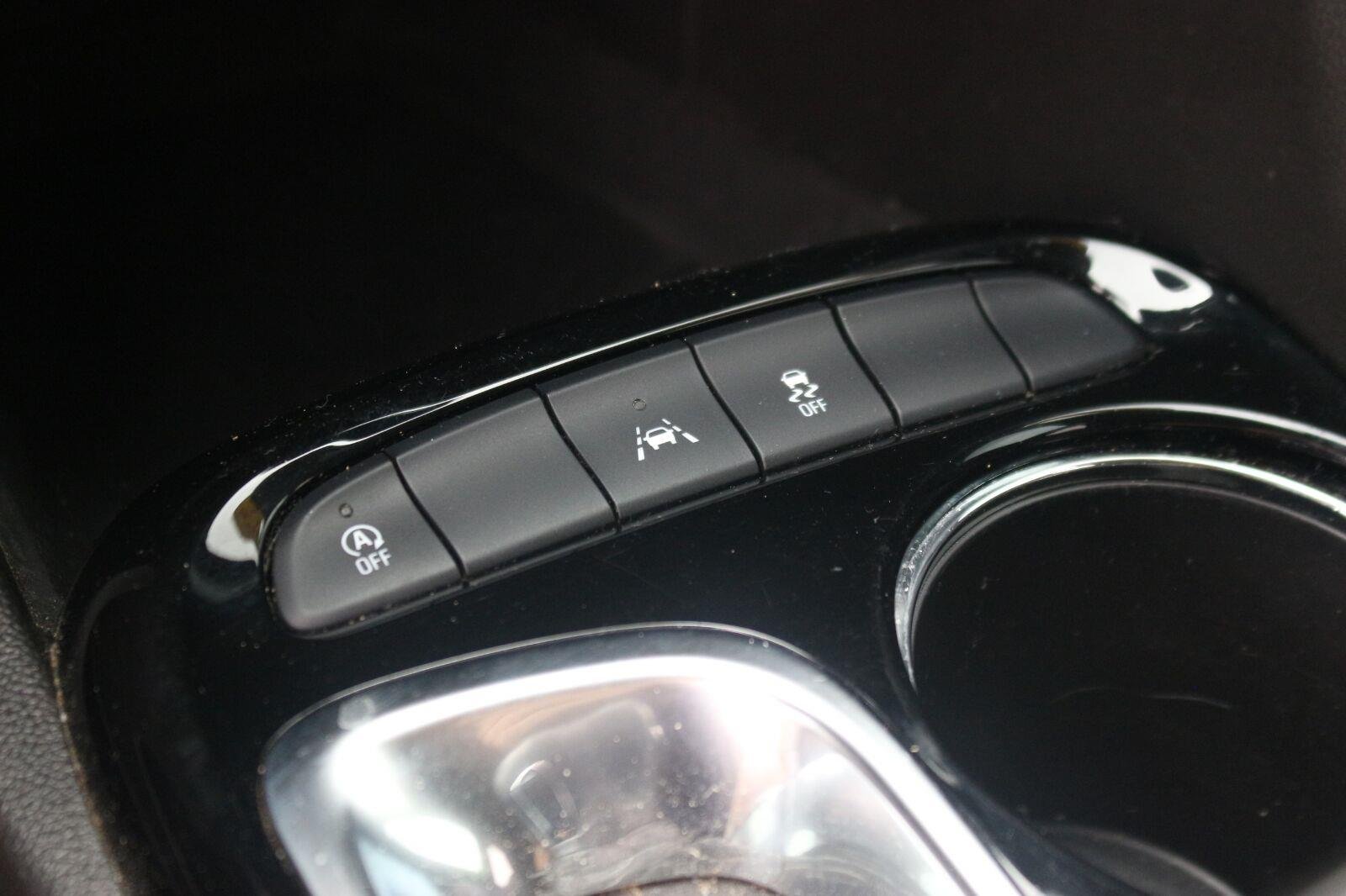 Used 2022 White Frost Tricoat Buick Essence image 28