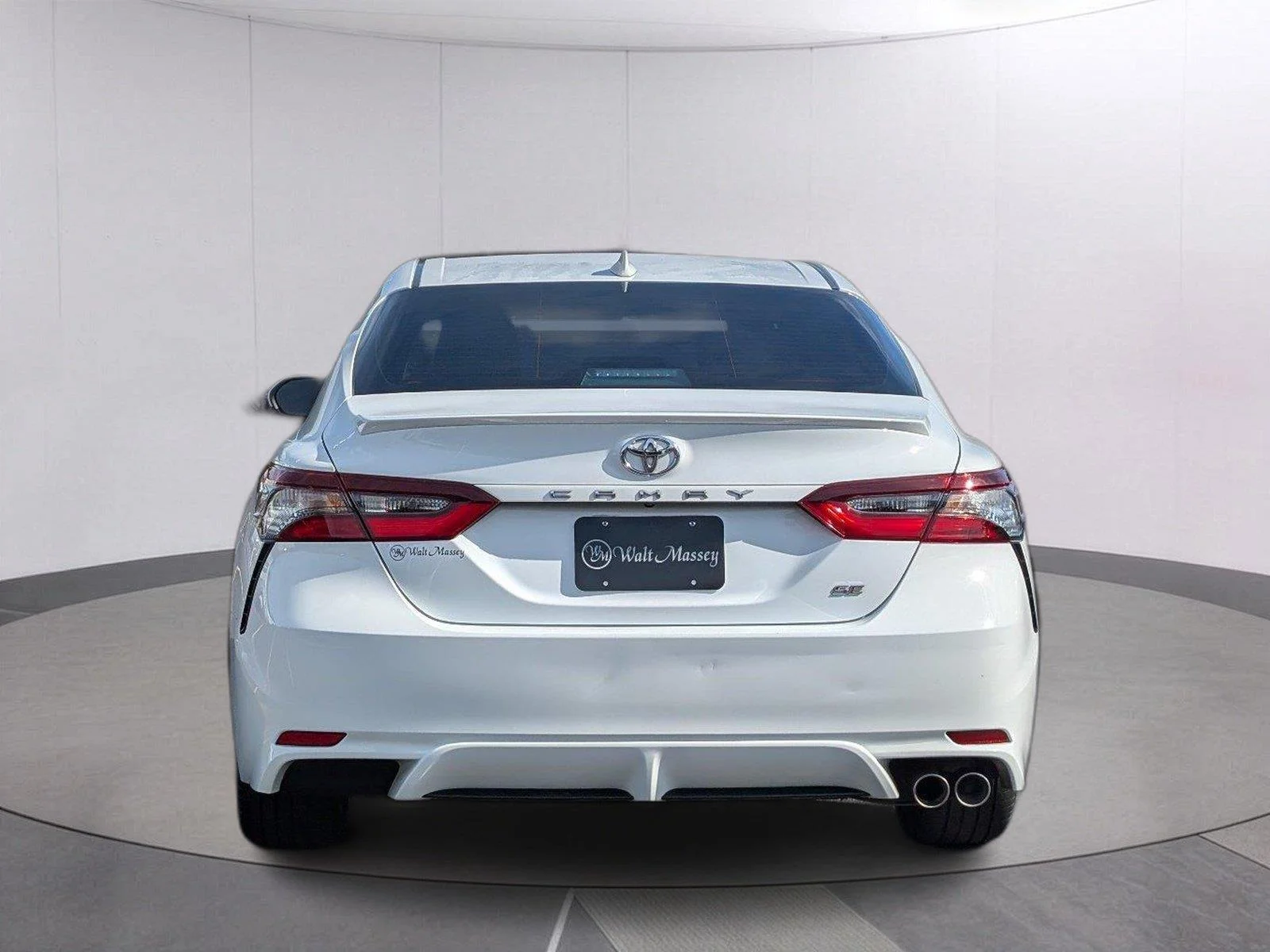 Used 2023 Ice Cap Toyota SE image 4