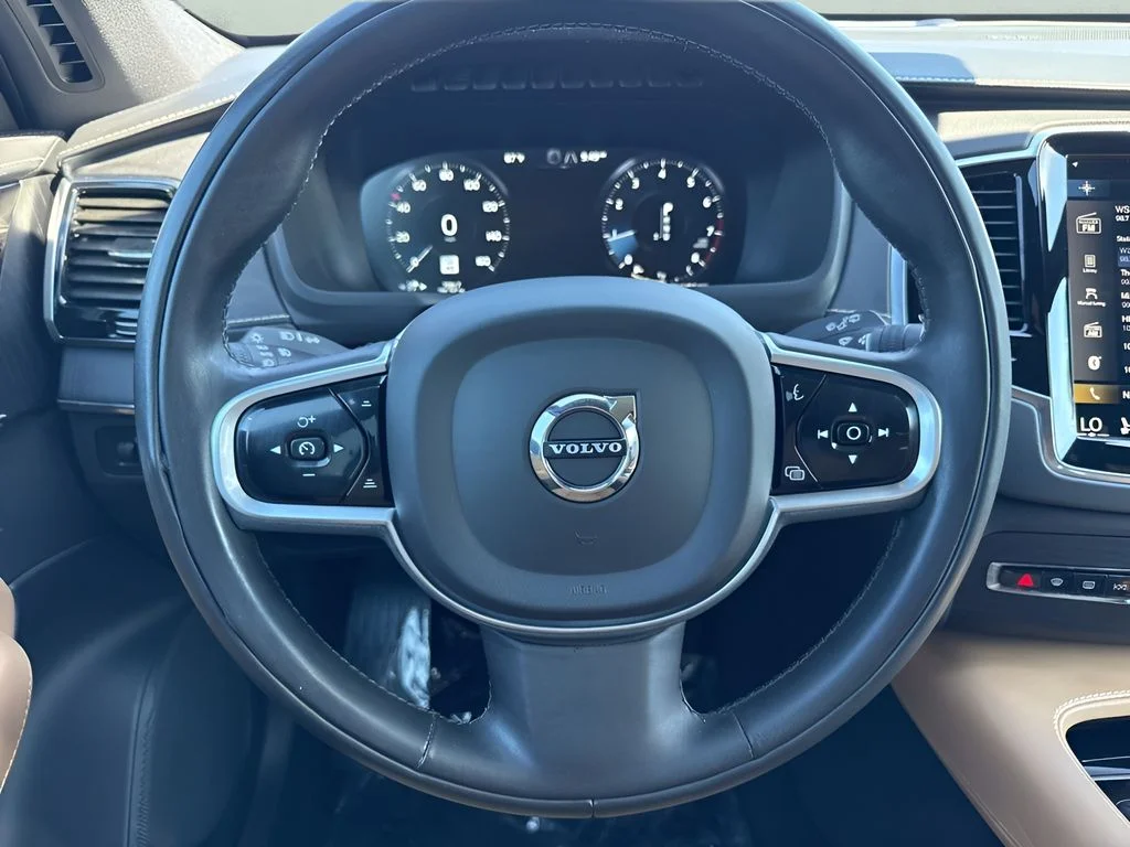 Used 2022 Blue Volvo T6 Inscription image 16