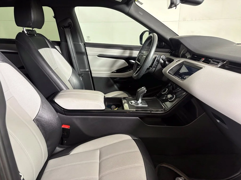 Used 2022 Silver Land Rover Dynamic image 14
