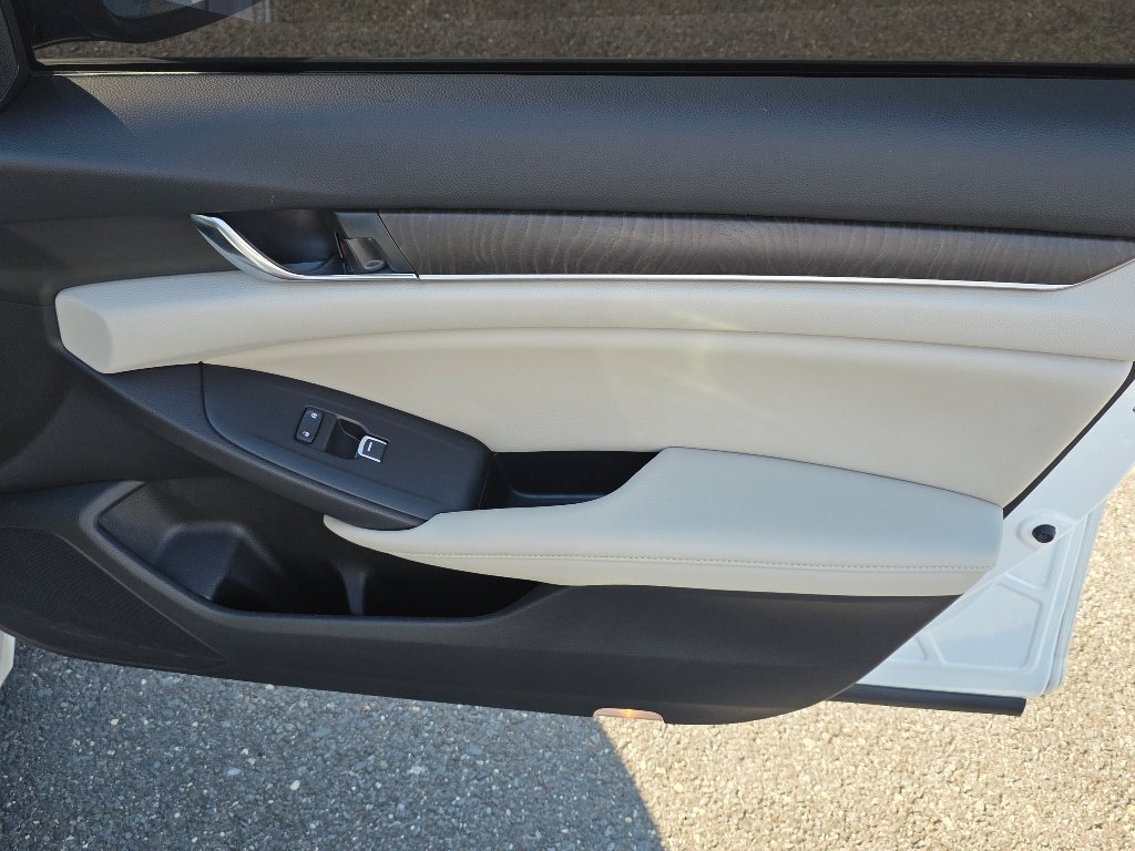Certified Used 2021 White Honda EX-L image 20
