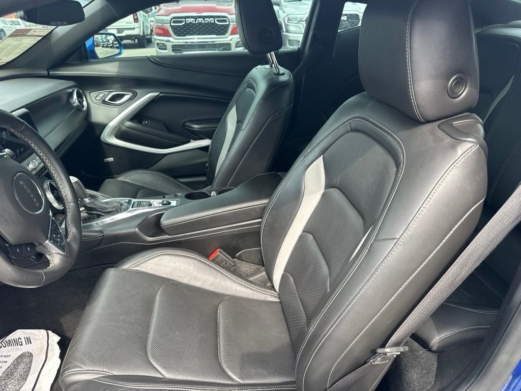 Used 2018 Blue Chevrolet 2LT image 8