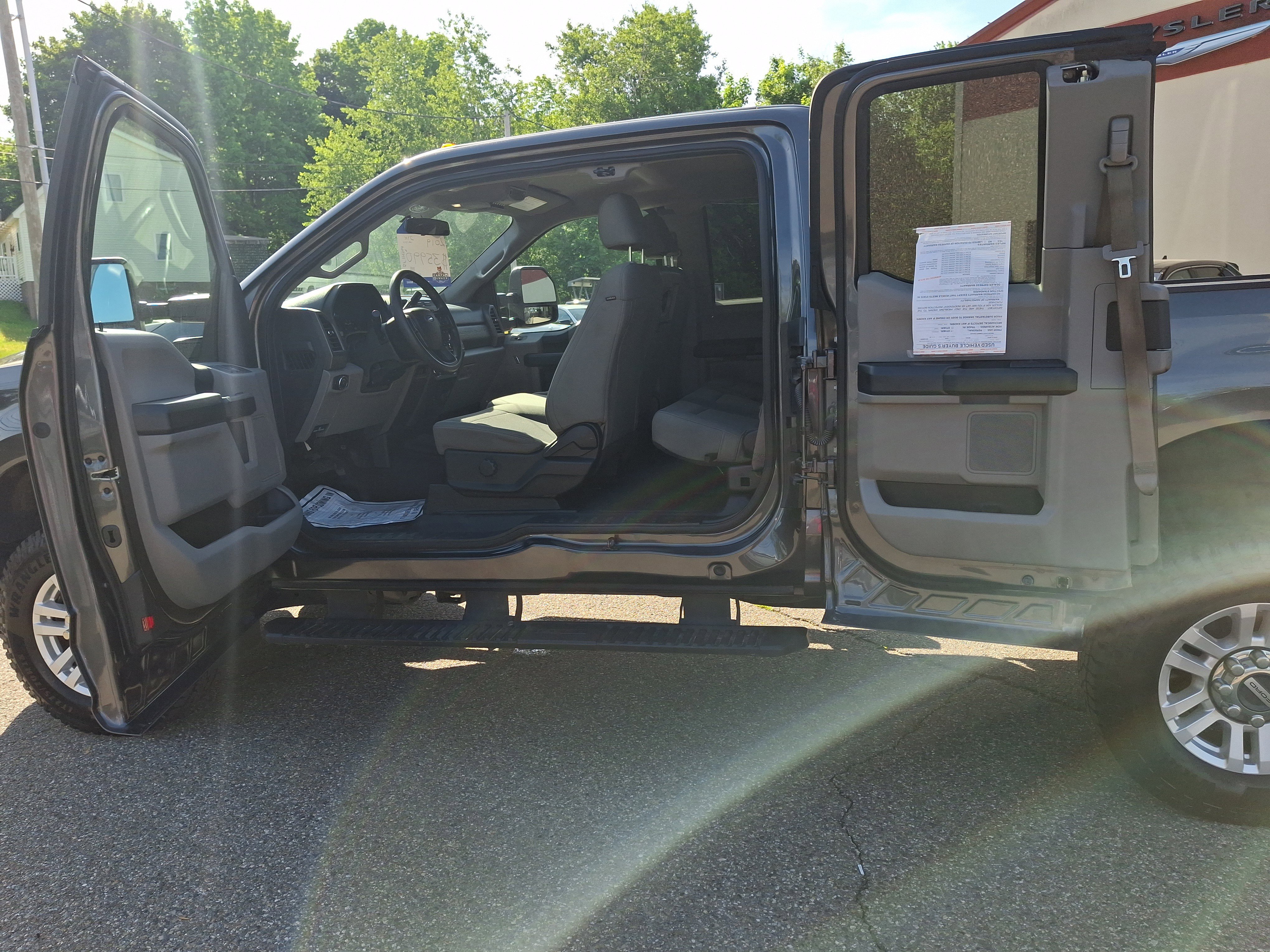 Used 2019 MAGNETIC Ford XL image 13
