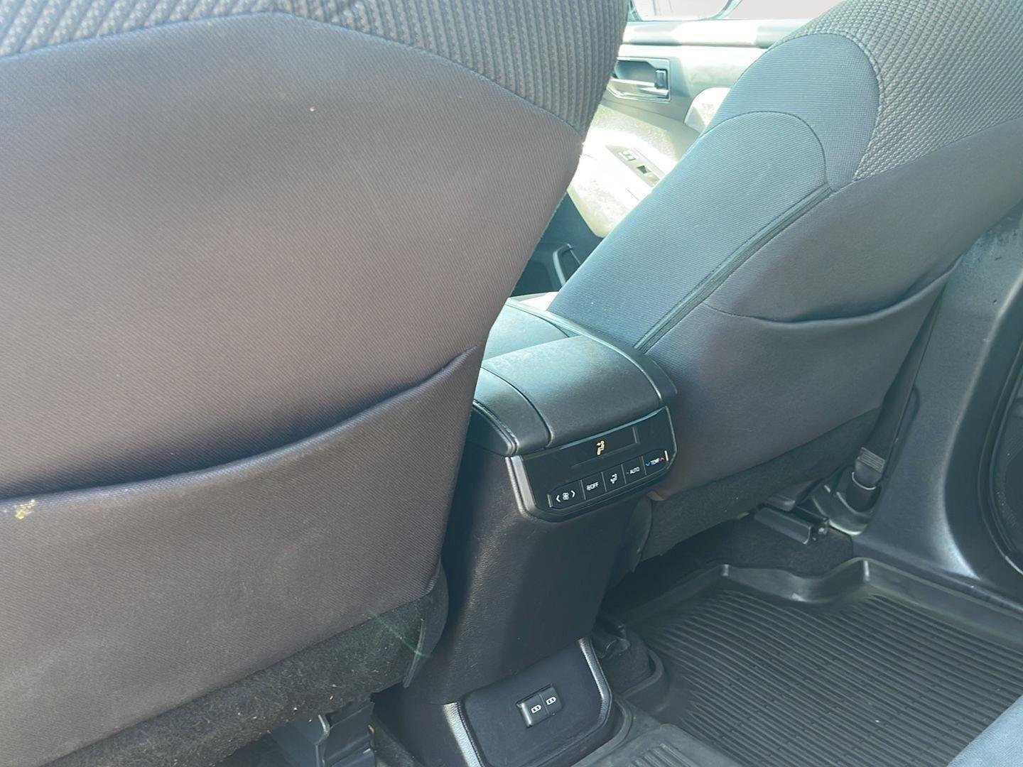 2023 Toyota Highlander LE - Photo 14
