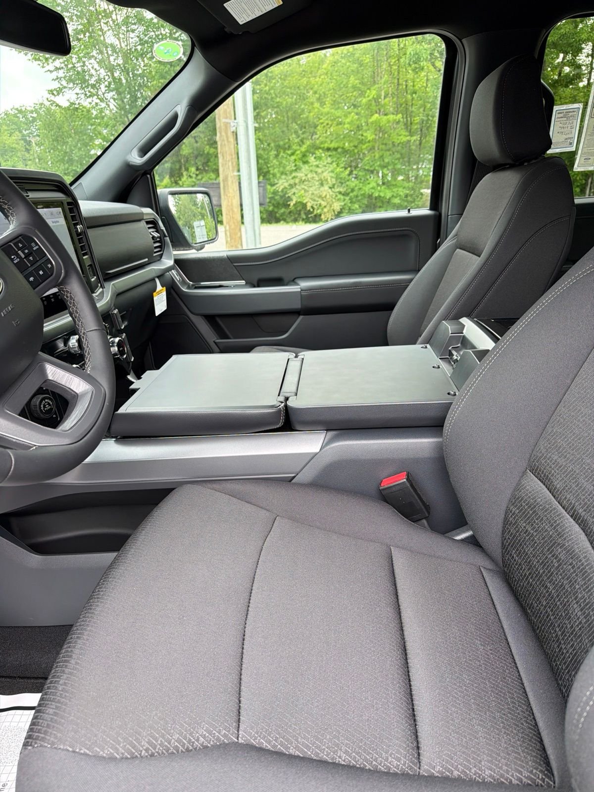 New 2026 Carbonized Gray Metallic Ford XLT image 21