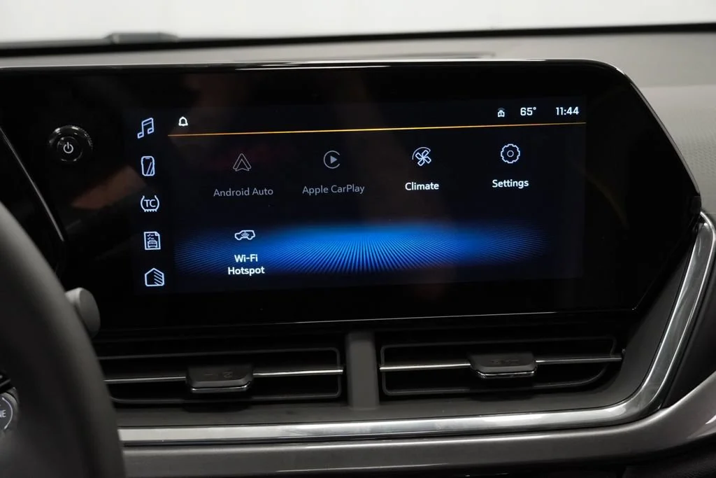 New 2026 Mosaic Black Metallic Chevrolet ACTIV image 16