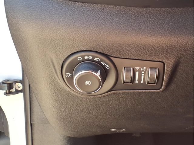 Used 2023  Jeep Trailhawk image 15