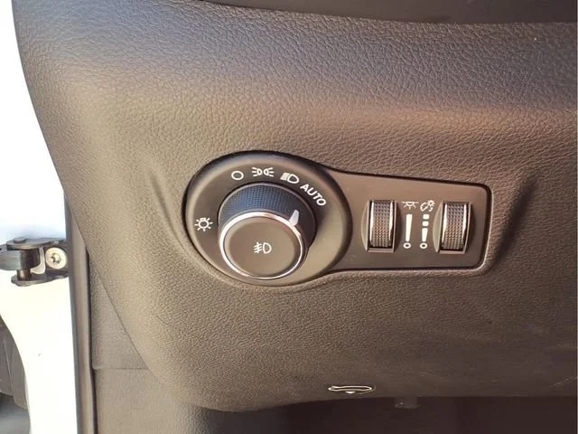 Used 2023  Jeep Trailhawk image 15