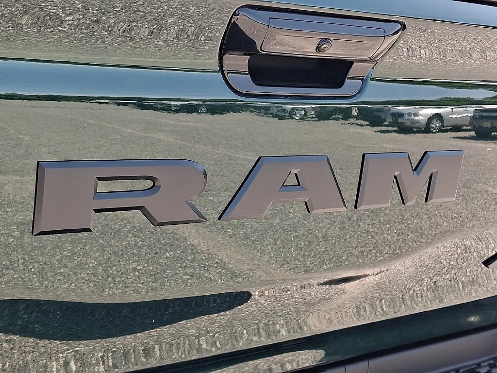 New 2027 Serrano-Green Metallic Exterior Paint RAM Big Horn image 21