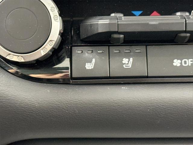 Certified Used 2025 WIND CHILL PEARL Toyota  image 8