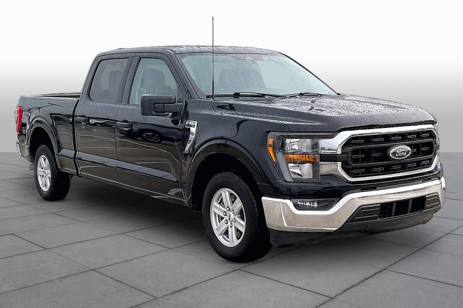 Used 2023 Agate Black Ford XLT image 3