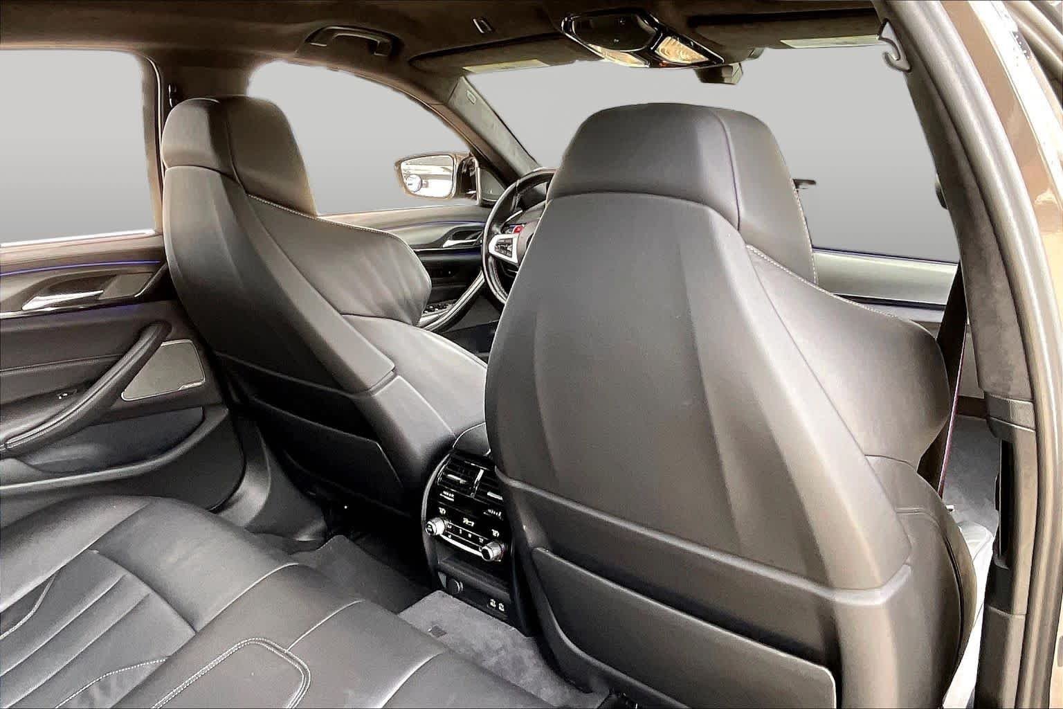 Used 2023 Alvite Grey Metallic BMW  image 19