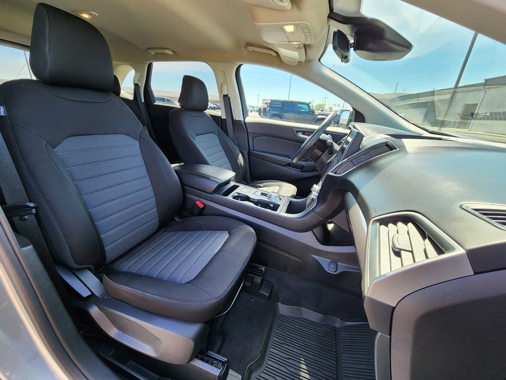 Used 2024 Iconic Silver Metallic Ford SE image 22