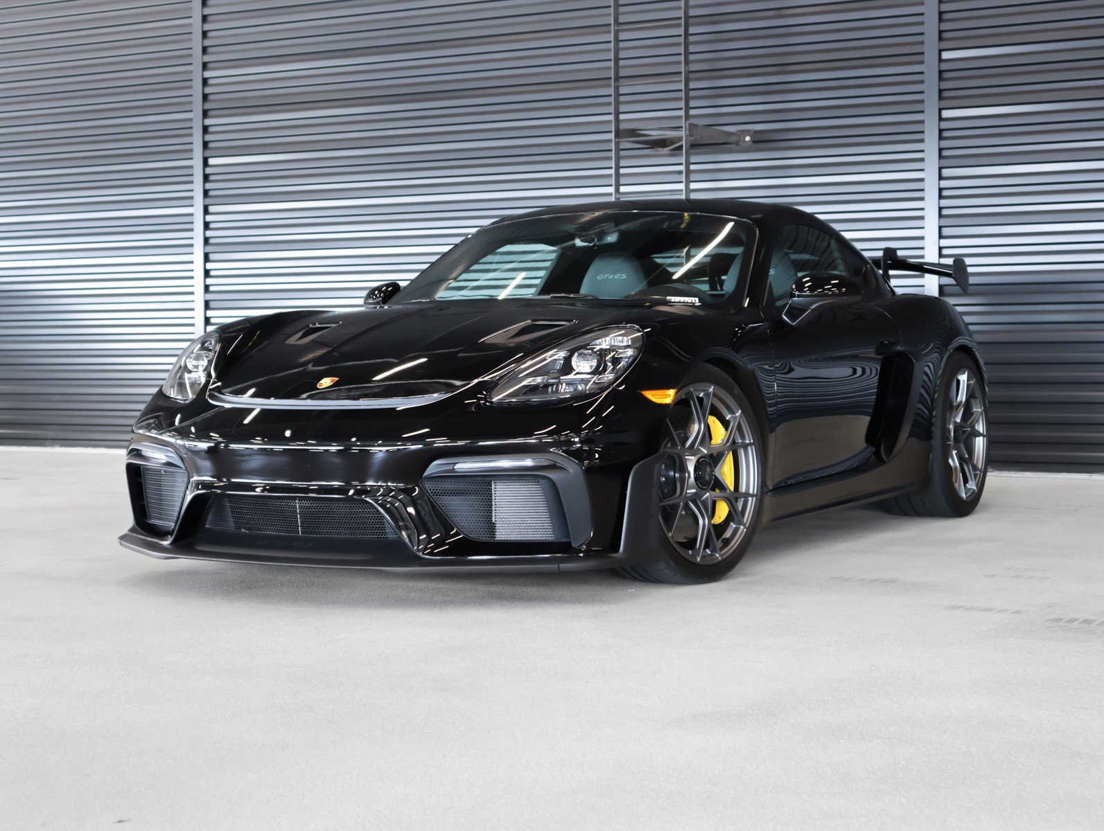 2024 Porsche 718 Cayman GT4 RS's photo