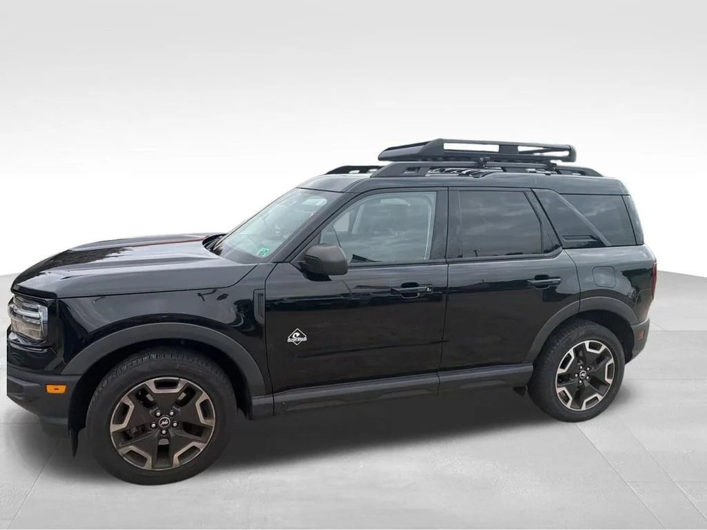 Used 2022 Black Ford Outer Banks image 4
