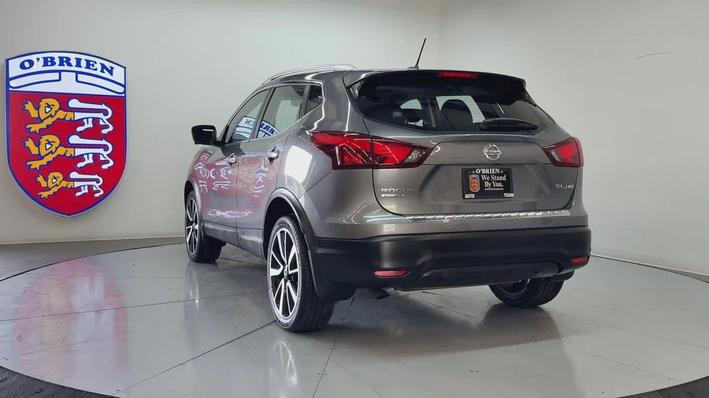 Used 2019 Gun Metallic Nissan SL image 6
