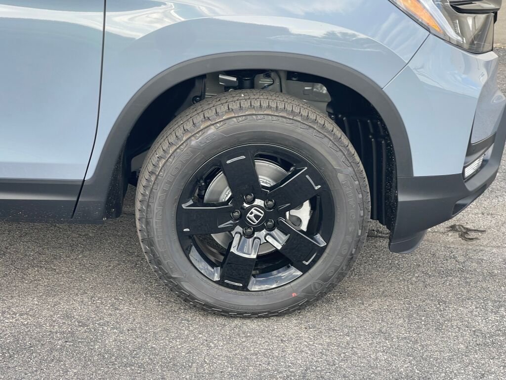 New 2026 Sonic Gray Pearl Honda Black Edition image 23