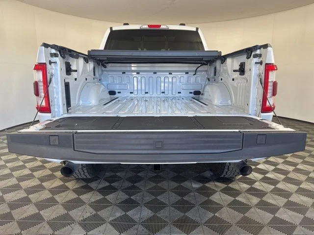 Used 2021 White Metallic Ford Lariat image 21