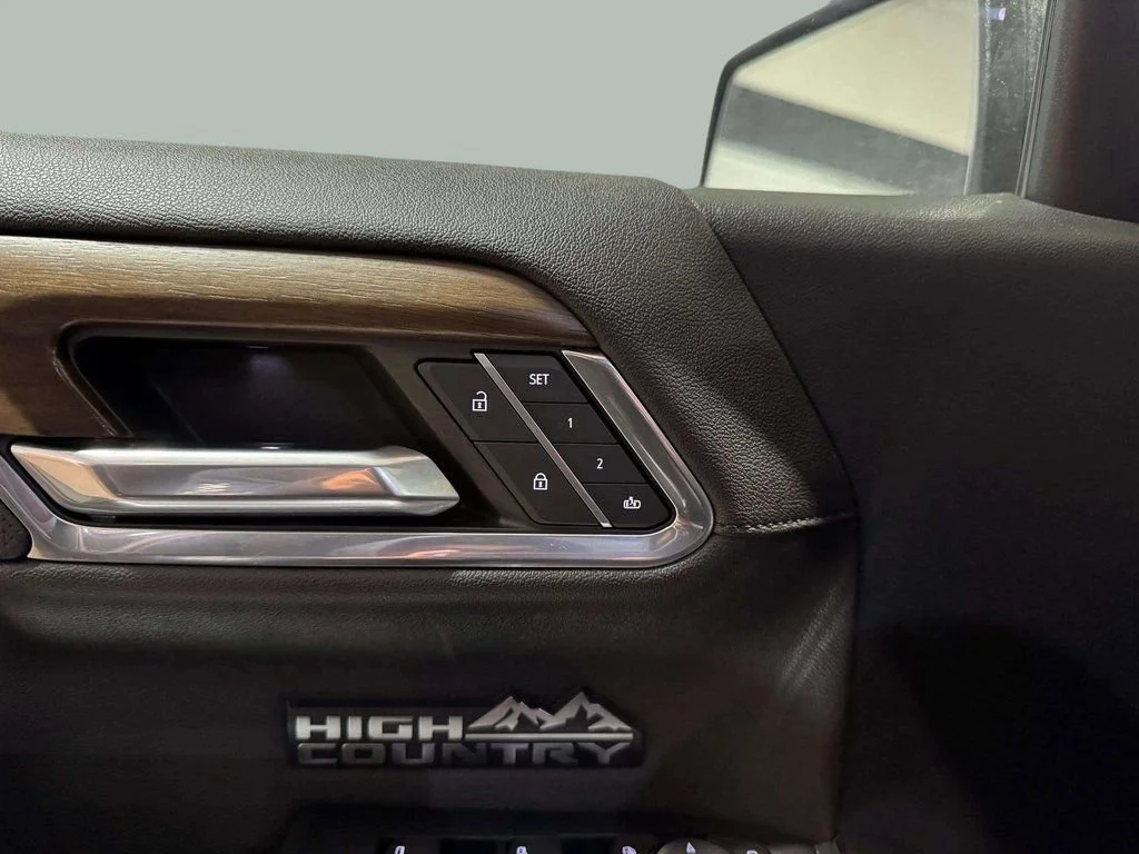 2023 Chevrolet Silverado 1500 High Country - Photo 19