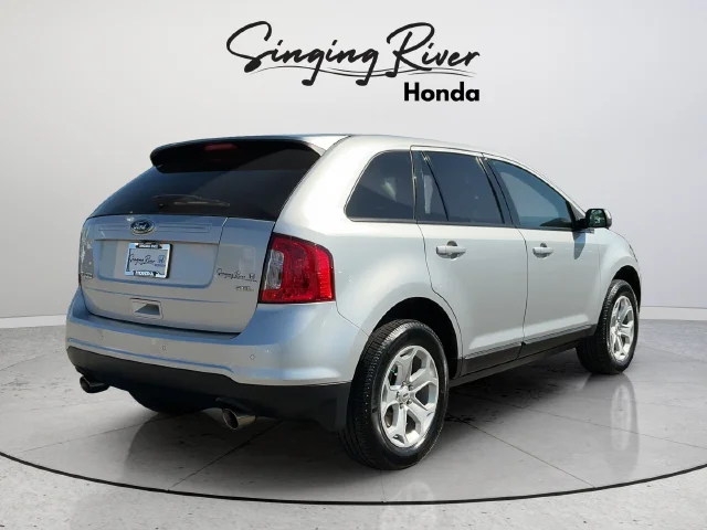 Used 2013 Ingot Silver Ford SEL image 7