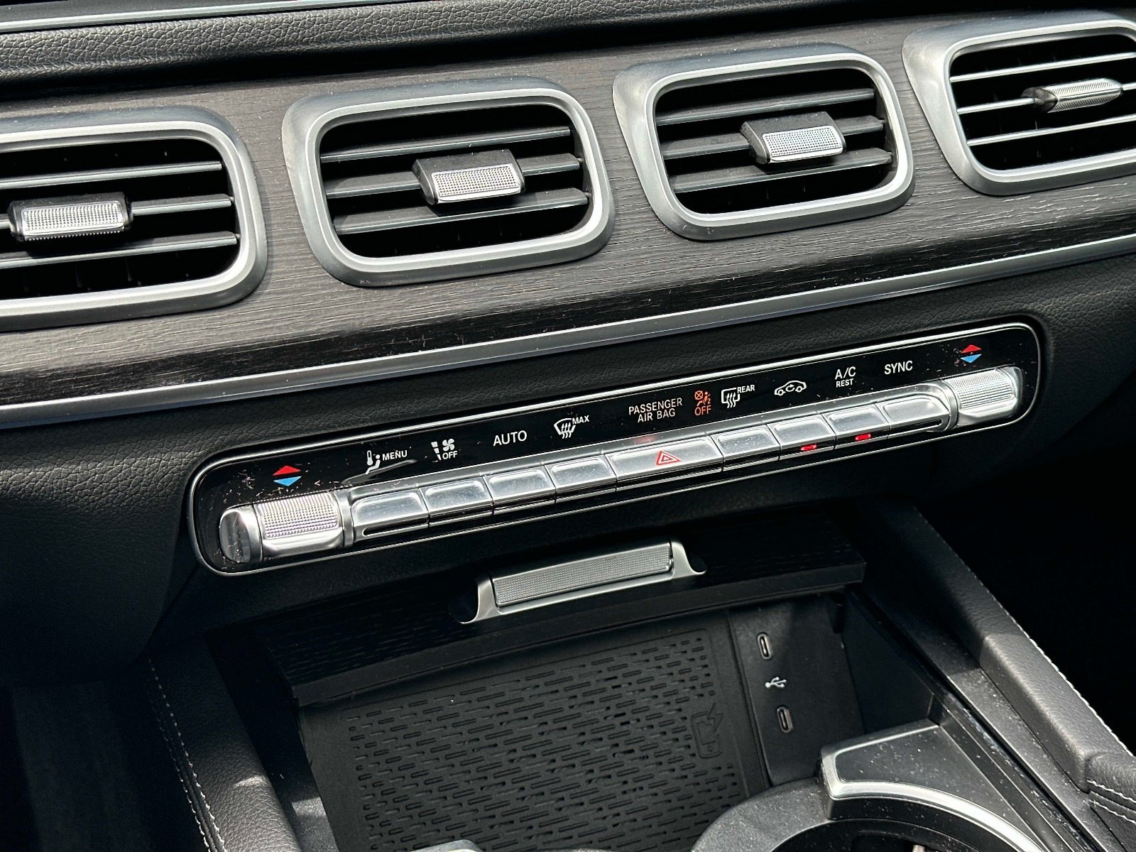 Certified Used 2025 Black Mercedes-Benz GLE 350 image 30