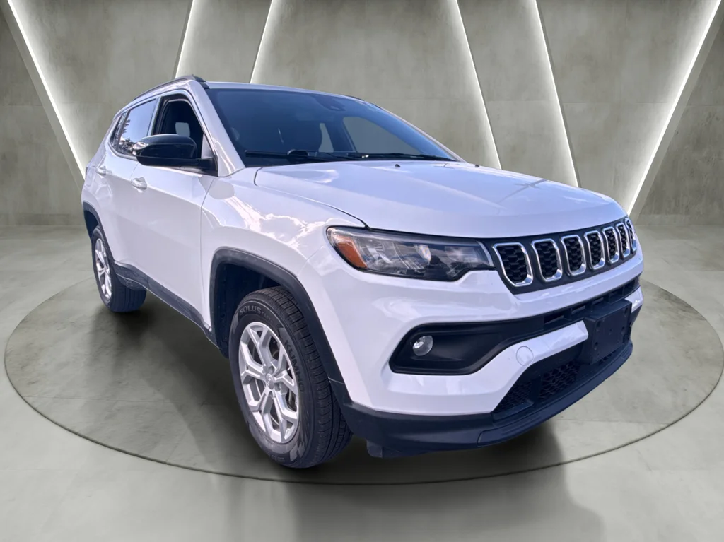 Used 2024 White Jeep Latitude image 1