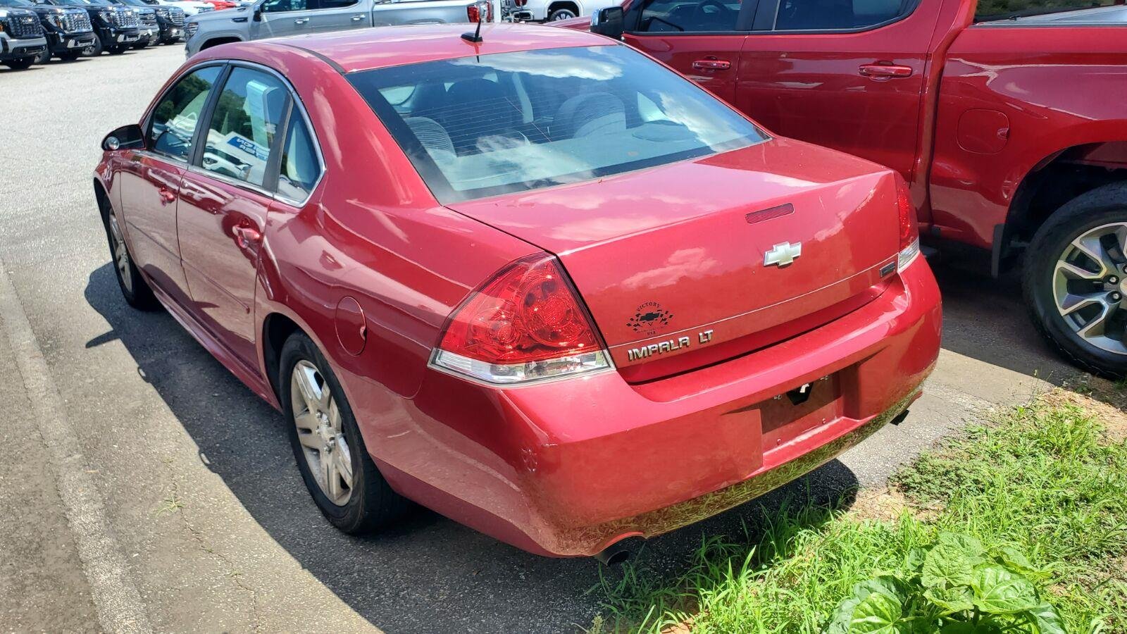 Used 2013 CRYSTAL RED TINTCOAT Chevrolet LT image 8