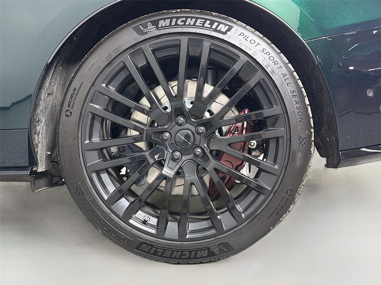 New 2026 British Racing Green LAND ROVER SV V8 635PS image 30