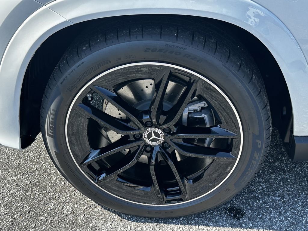 New 2026 MANUFAKTUR Moonlight White Metallic Mercedes-Benz GLE 450 image 13