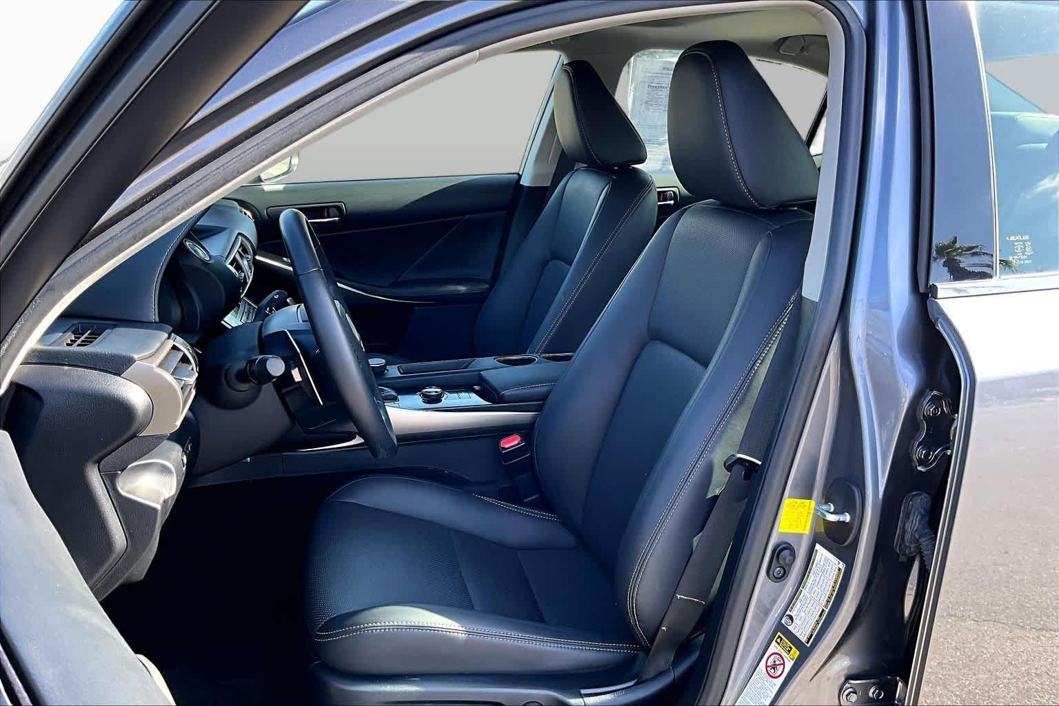 Used 2014 Nebula Gray Pearl Lexus  image 7