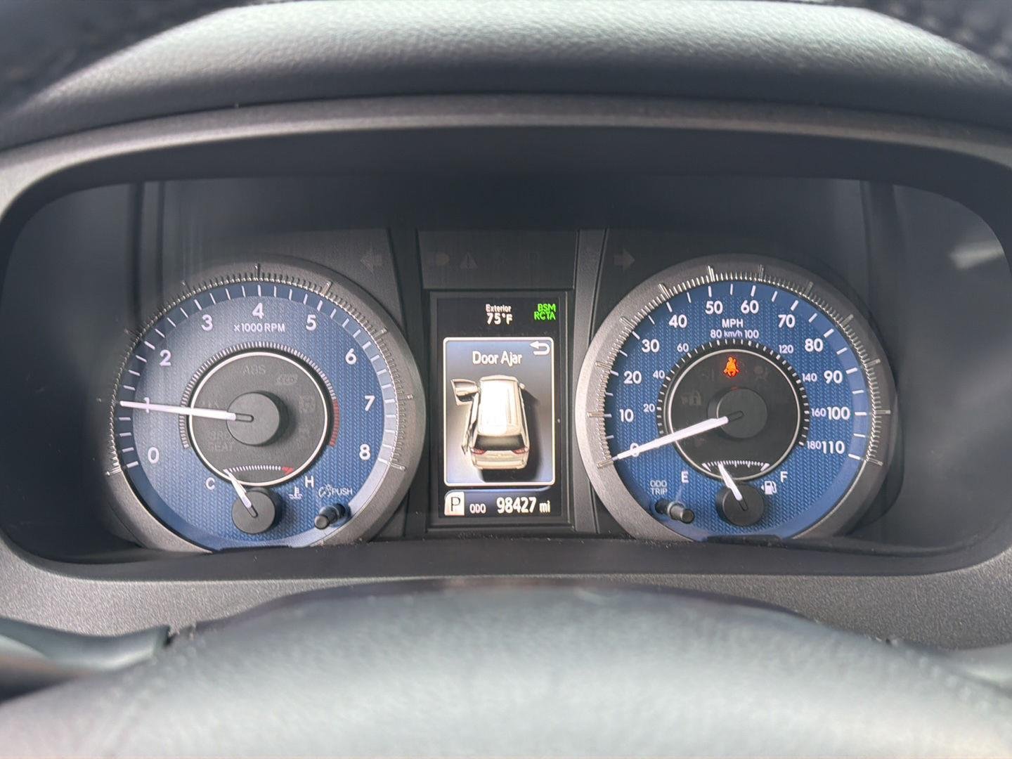 Used 2019 Celestial Silver Metallic Toyota XLE Premium 8-Passenger image 21