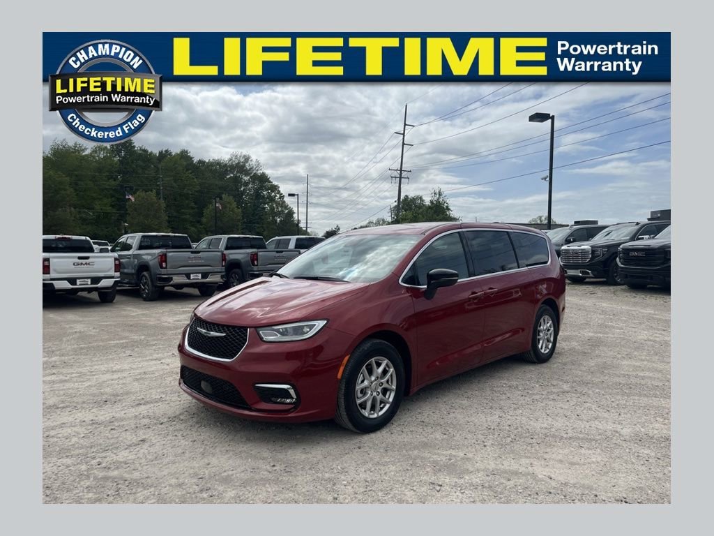 2025 Chrysler Pacifica Select's photo