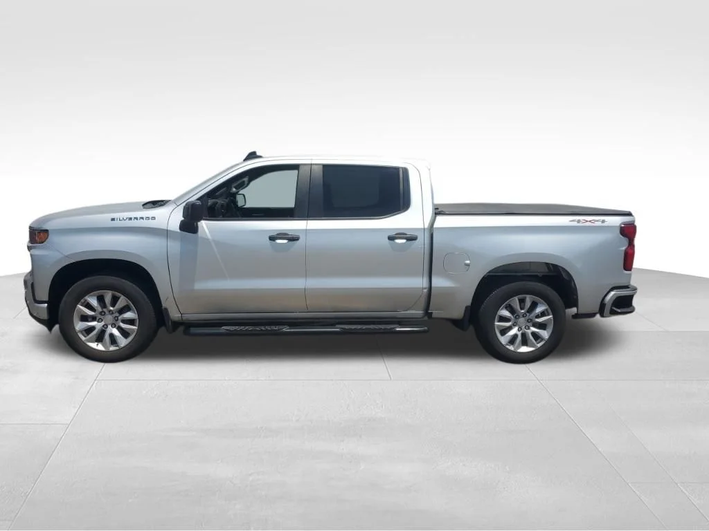 Used 2019 Silver Chevrolet Custom image 2