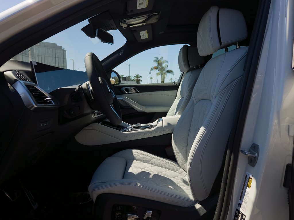 New 2027 Mineral White Metallic BMW xDrive40i image 9