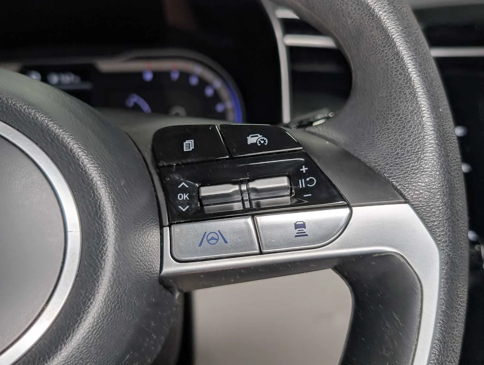 Used 2024 Hampton Gray Hyundai SEL image 35