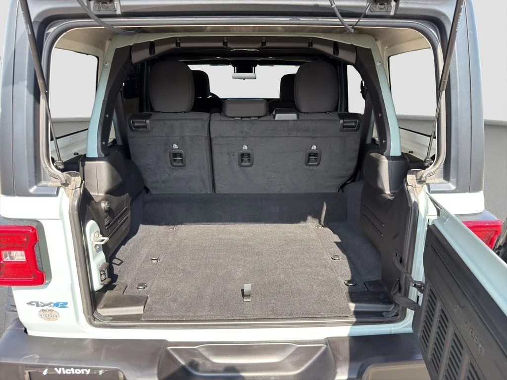 Used 2024 Gray Jeep Rubicon 4xe image 18